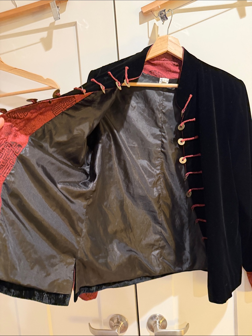 Black Velvet 100% silk Chinese style Blazer with Red Trim and lucky coin - Picture 6 of 10